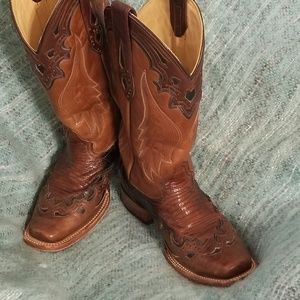 Gently used womens Corral boots size 7
